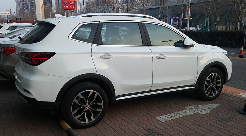 File:Roewe RX5 04 China 2017-03-19.jpg